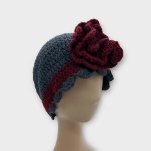 Knit bucket hat large flower on front scallop trim gray grey red womens medium